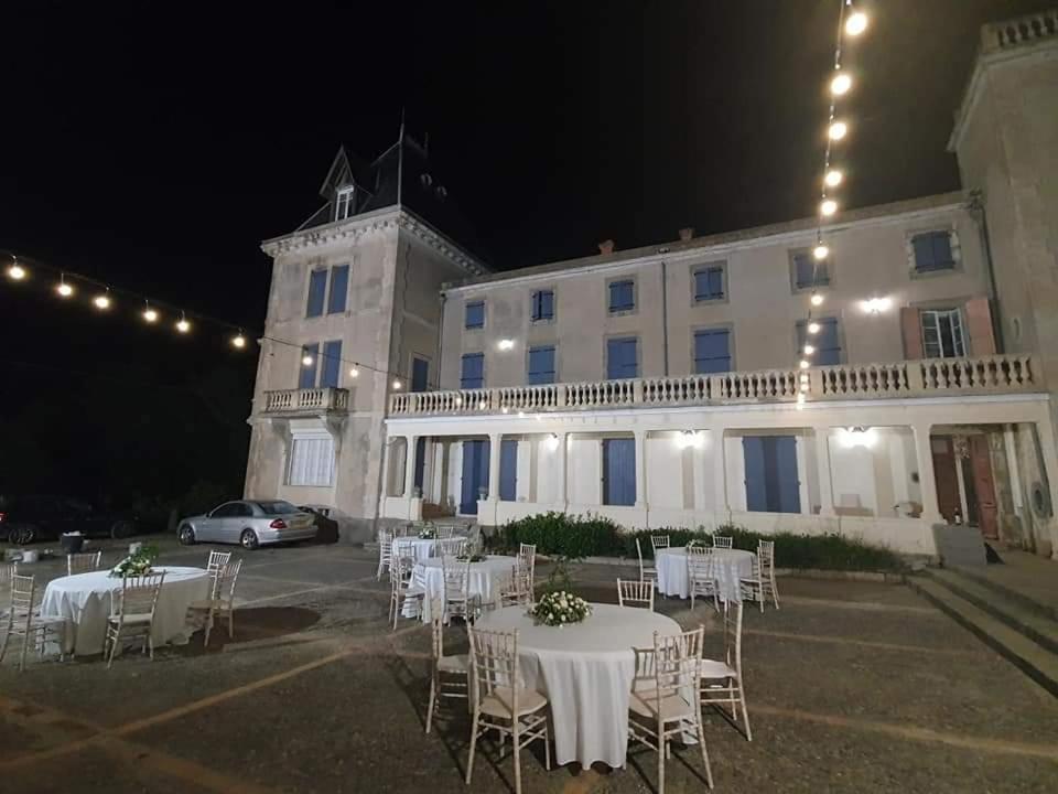 Mazet Du Chateau Joyeux De Violet Pépieux Zewnętrze zdjęcie